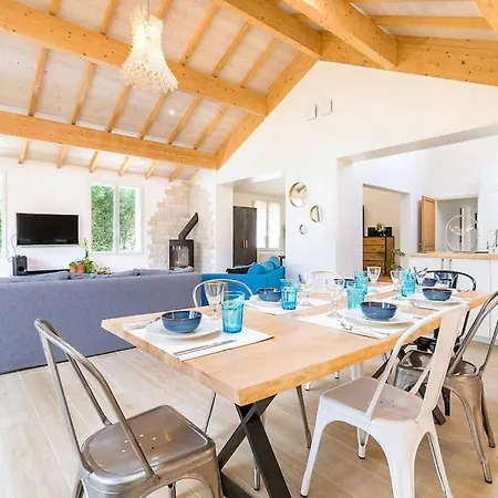Le Chateaubriand Villa *